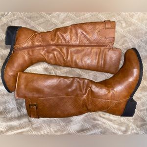 Cognac boots
